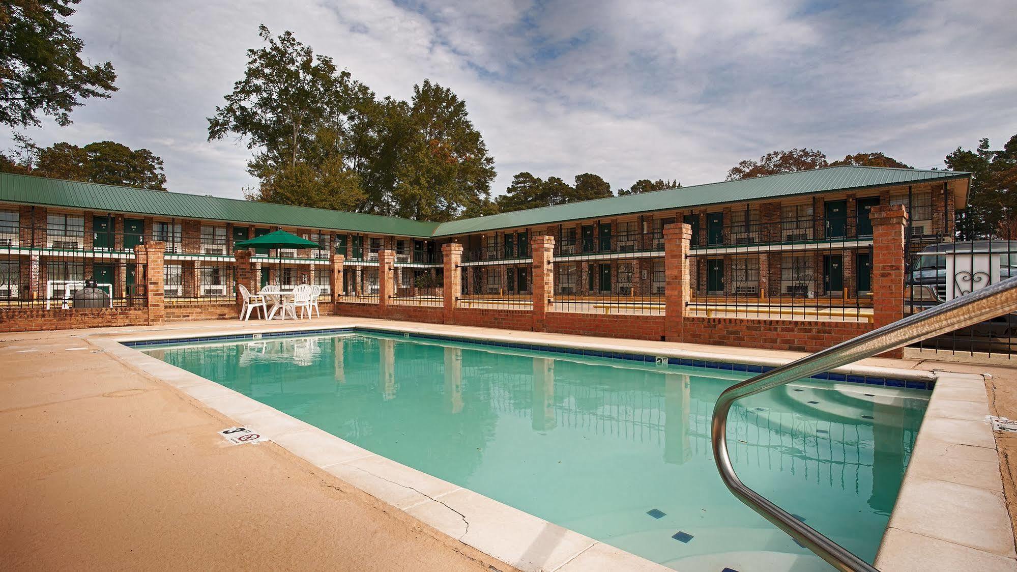 The Winnfield Lodge Экстерьер фото